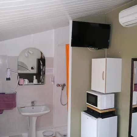 Otel Clair Logis