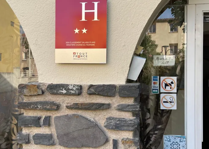 Clair Logis Hotel 2*