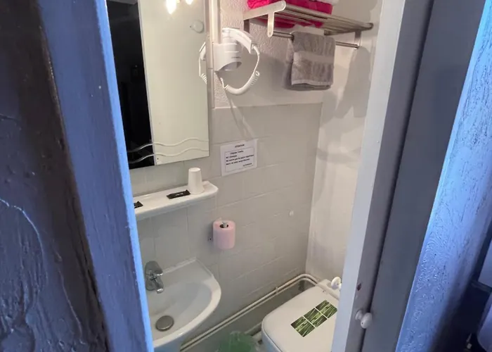 Clair Logis Hotel 2*