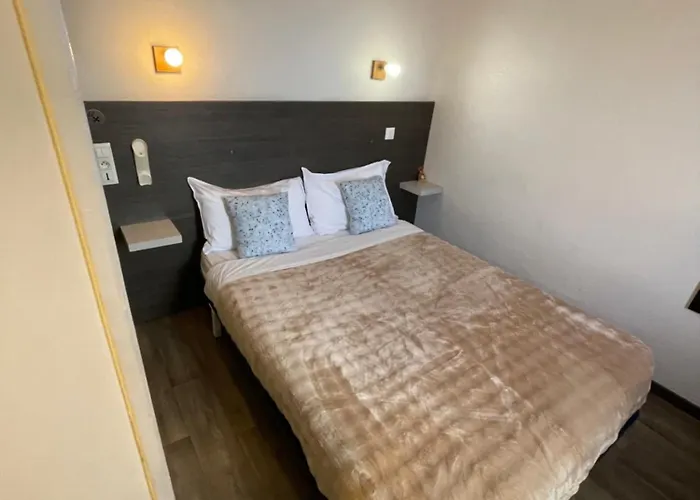 克莱尔之家酒店 2* 滨海阿热莱斯